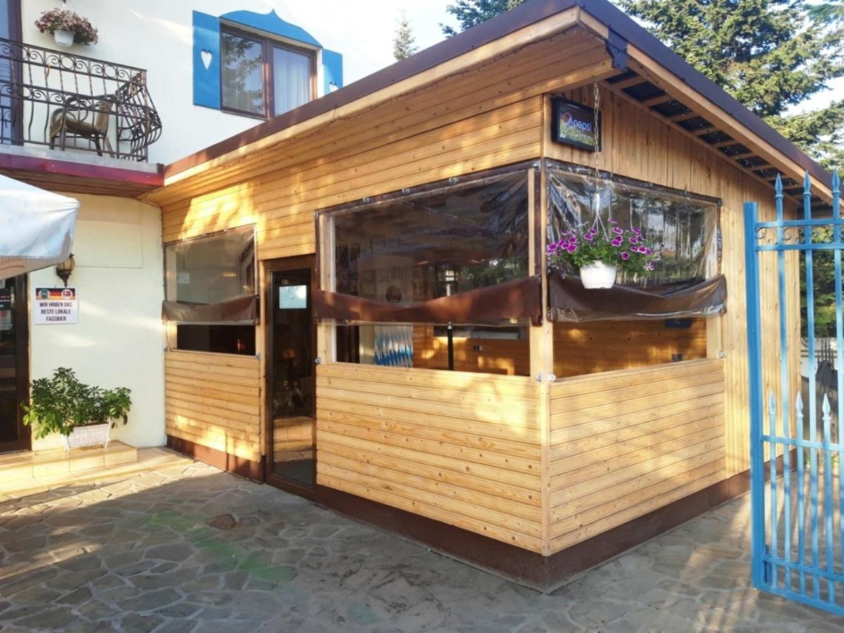 Pensiunea Boema Ploiesti Ploieşti Exterior foto