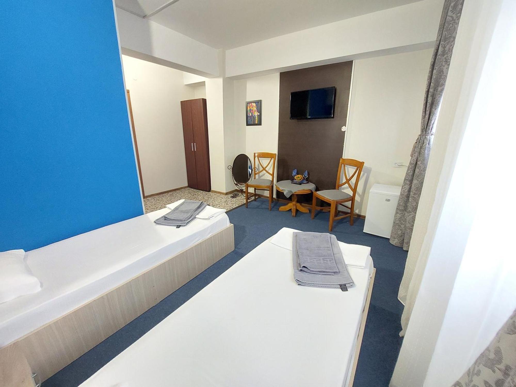 Pensiunea Boema Ploiesti Ploieşti Exterior foto